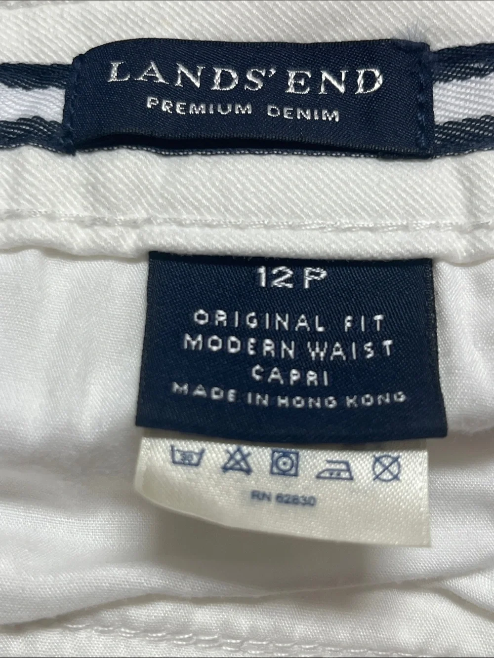 Land’s End white denim cotton Bermuda shorts/capris MP